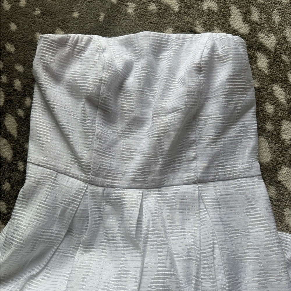 Shiny white strapless party dress